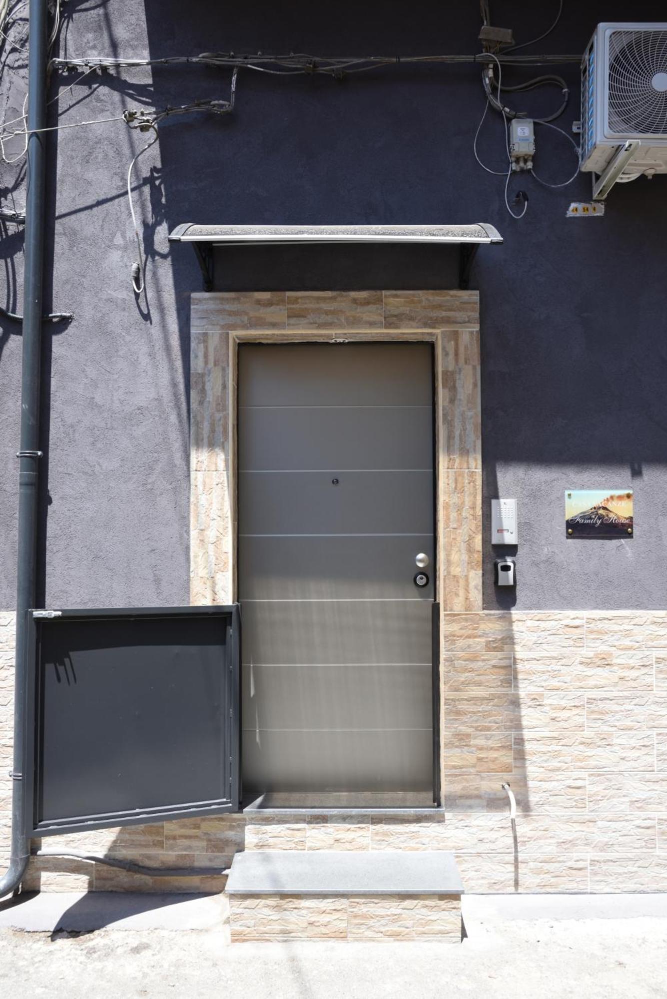 Ferienwohnung Family House Catania Exterior foto